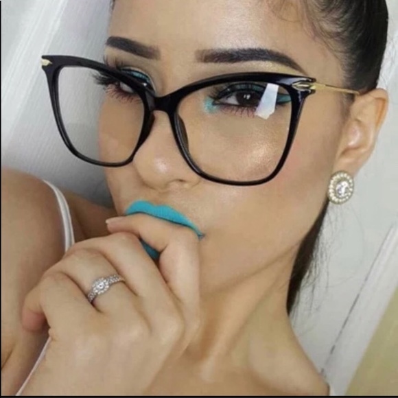 Fashionable glasses - Picture 2 of 8